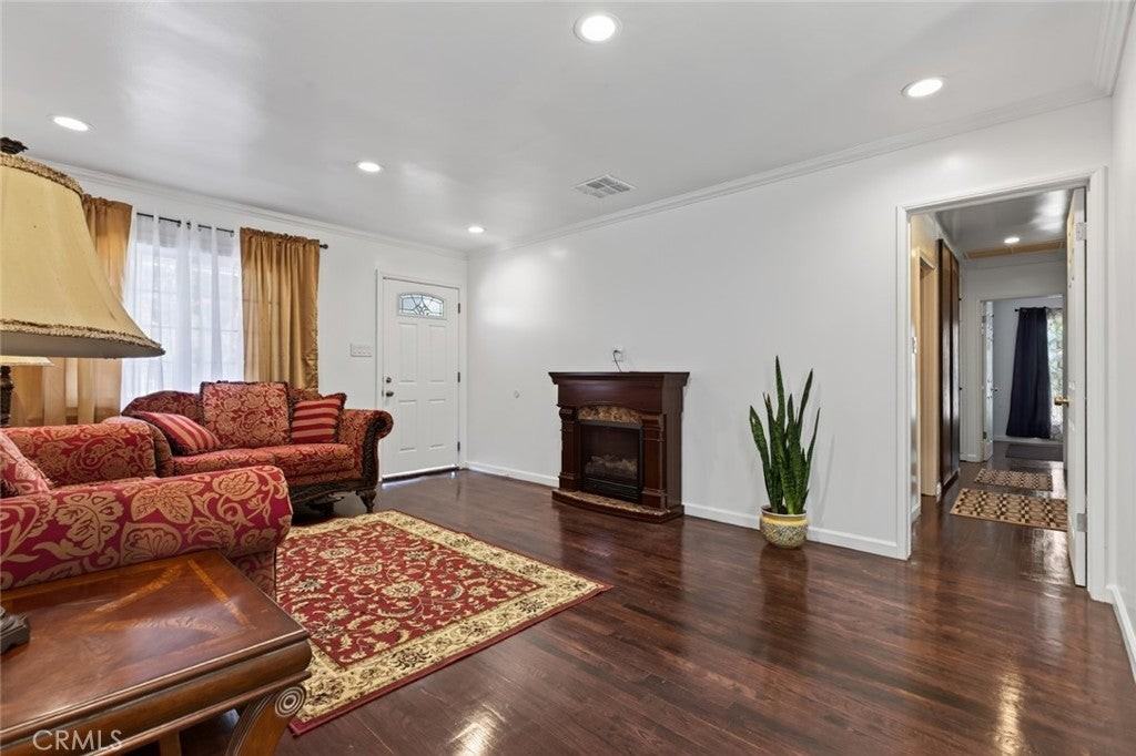 14243 Community St - Photo 5 of 17