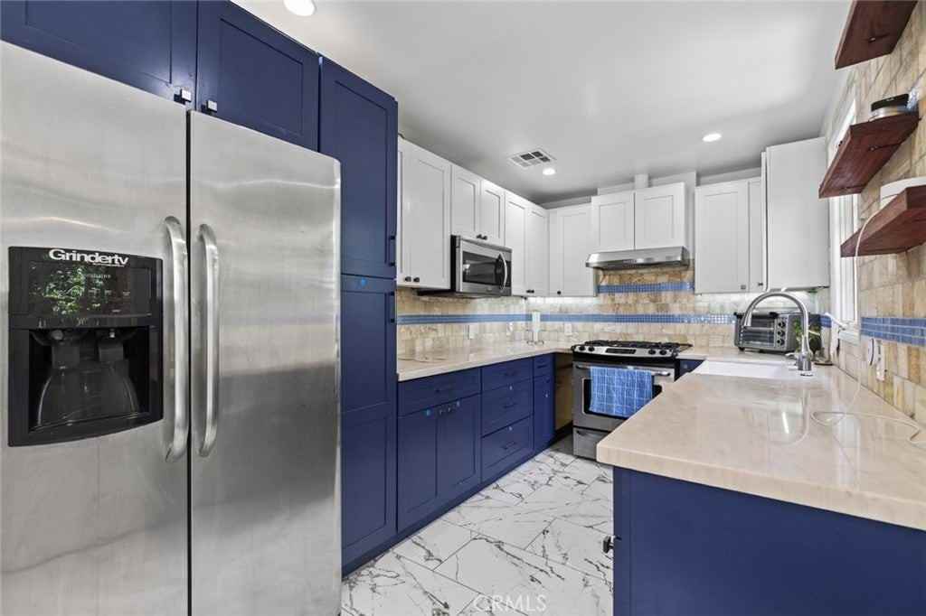 14243 Community St - Photo 7 of 17
