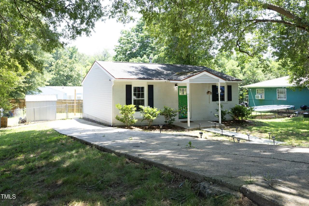3017 Wedgedale Ave - Photo 2 of 28