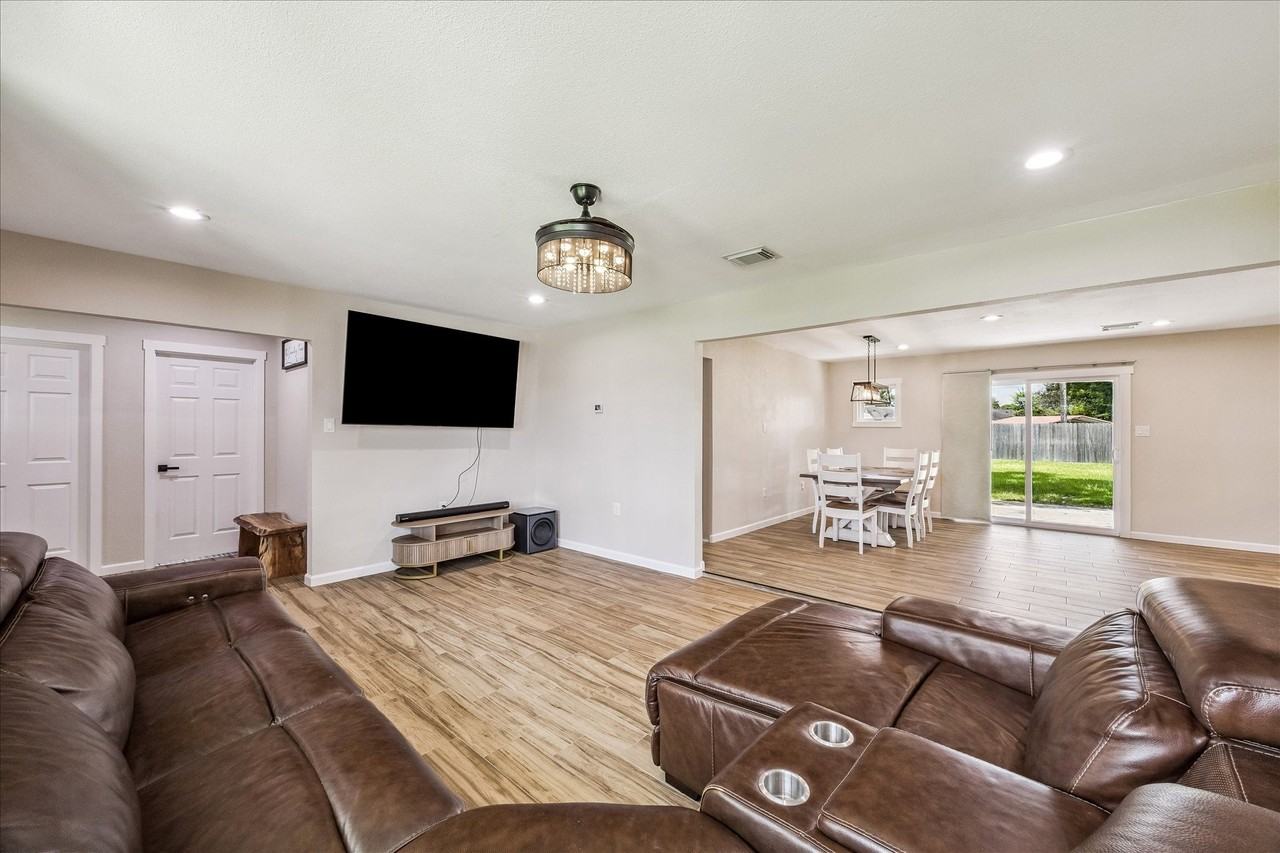 405 N Fulton St - Photo 2 of 29