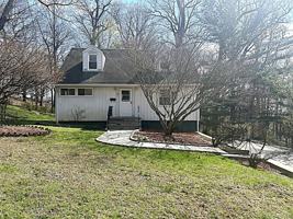 featured image of 8 Ridge St