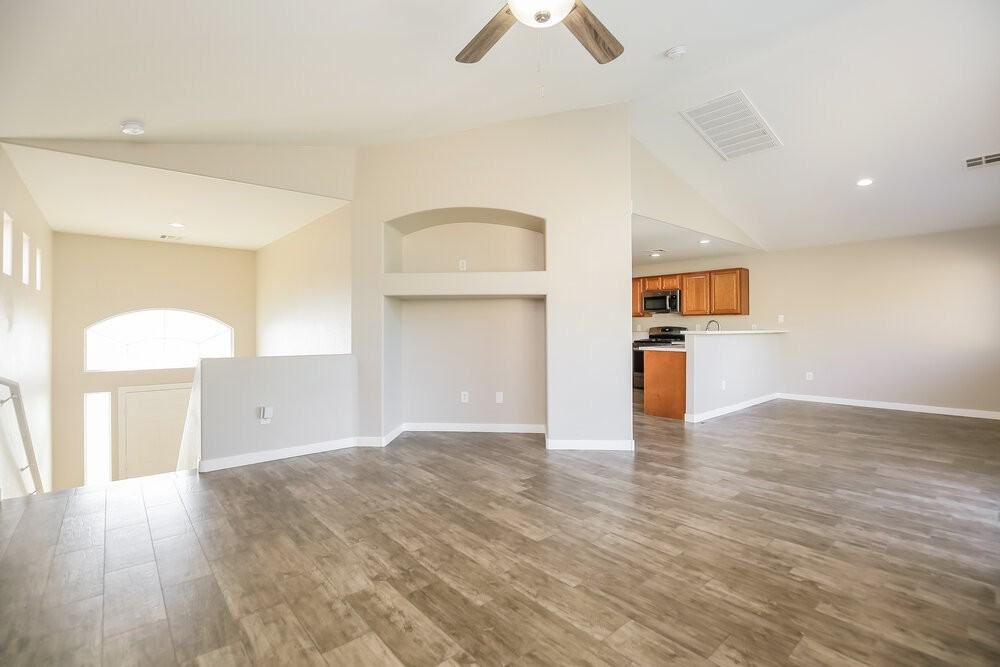 5347 Galanthus St - Photo 5 of 17