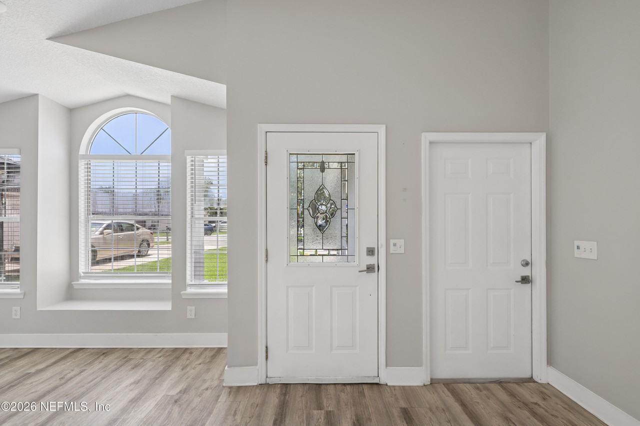 204 Crosstern Ct - Photo 5 of 41