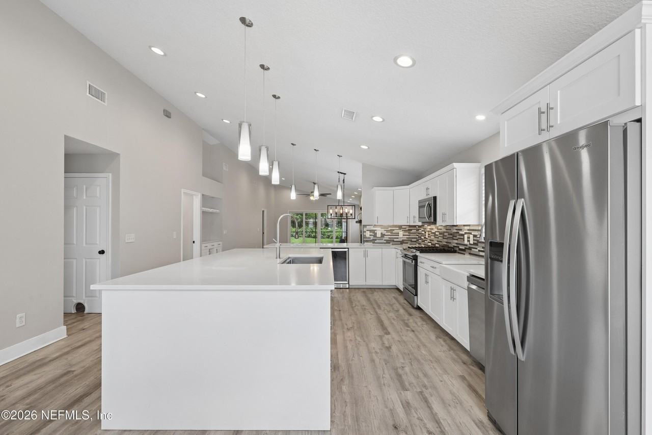 204 Crosstern Ct - Photo 7 of 41