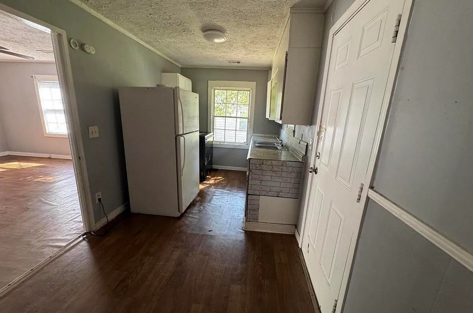 2990 Dalton St - Photo 7 of 9