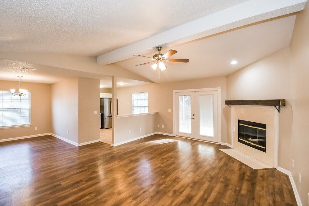 11180 Barbizon Cir E - Photo 3 of 16
