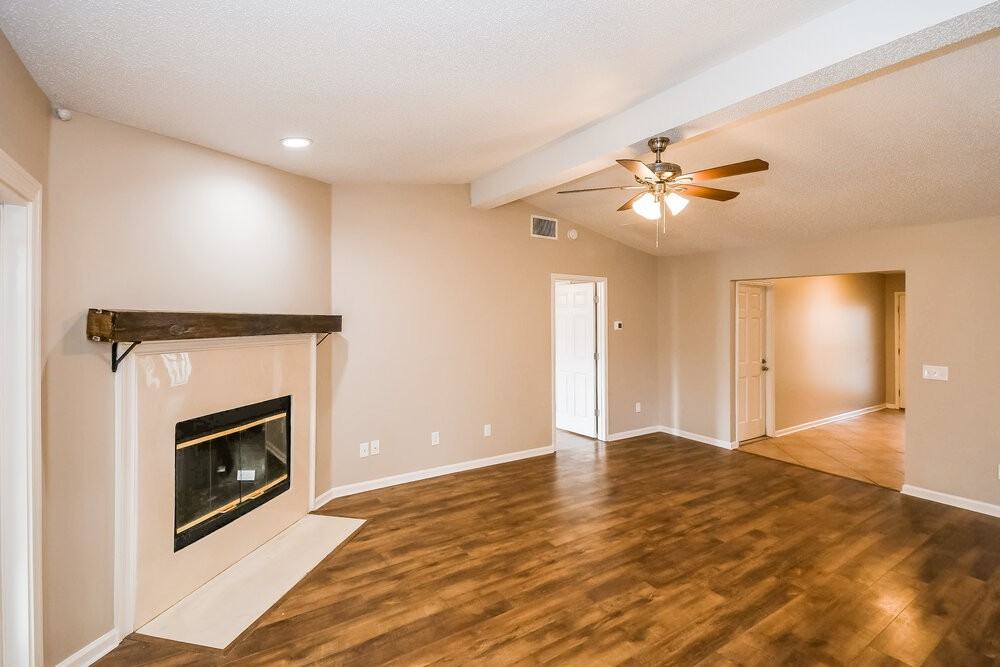 11180 Barbizon Cir E - Photo 5 of 16
