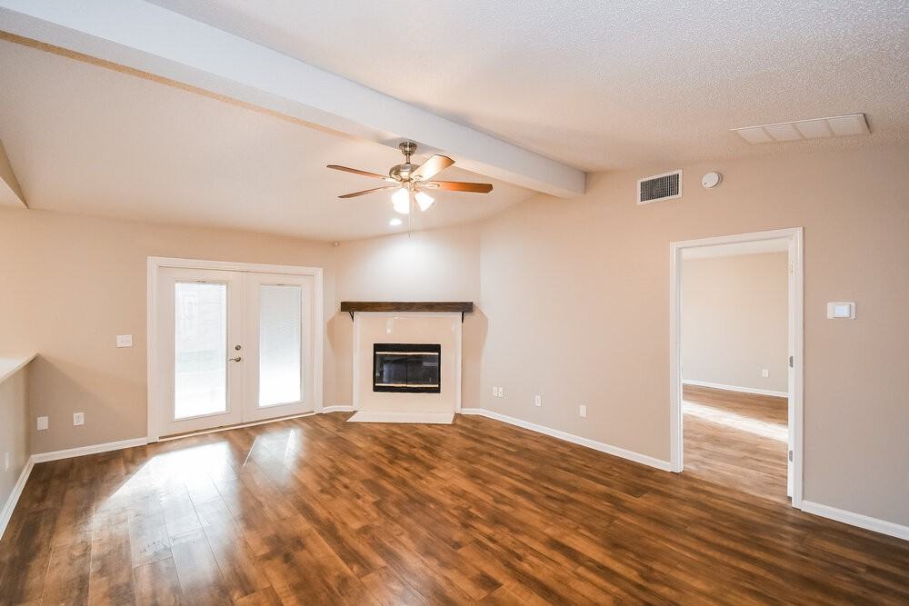 11180 Barbizon Cir E - Photo 6 of 16