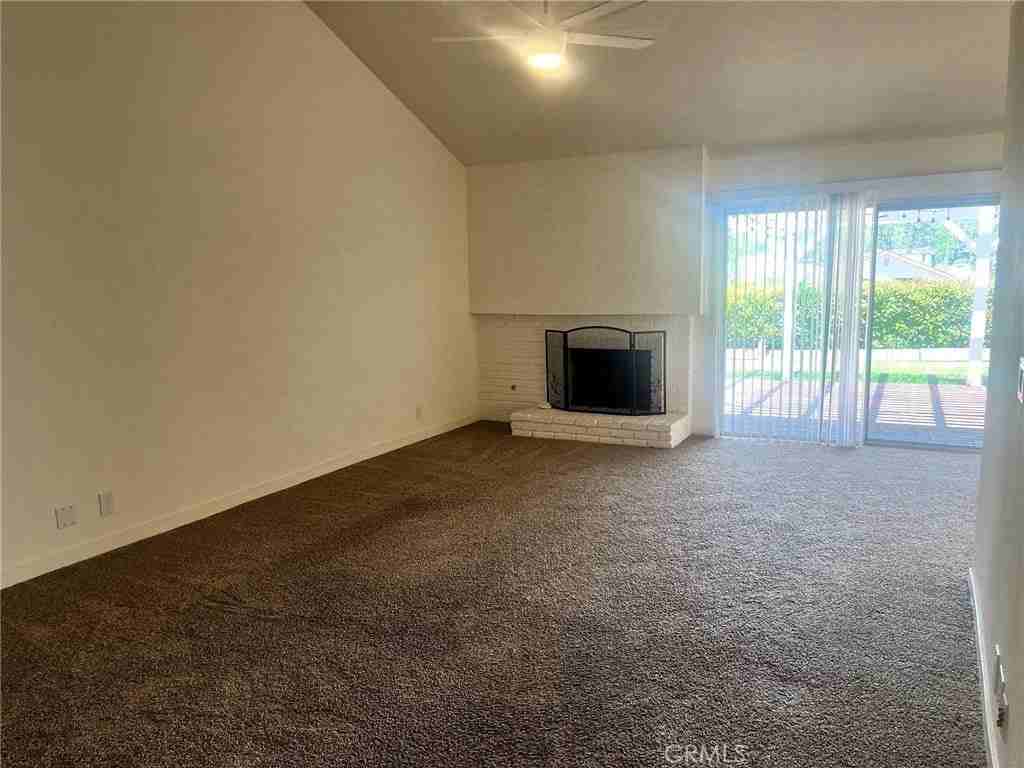 2045 Chevy Chase Dr - Photo 7 of 15