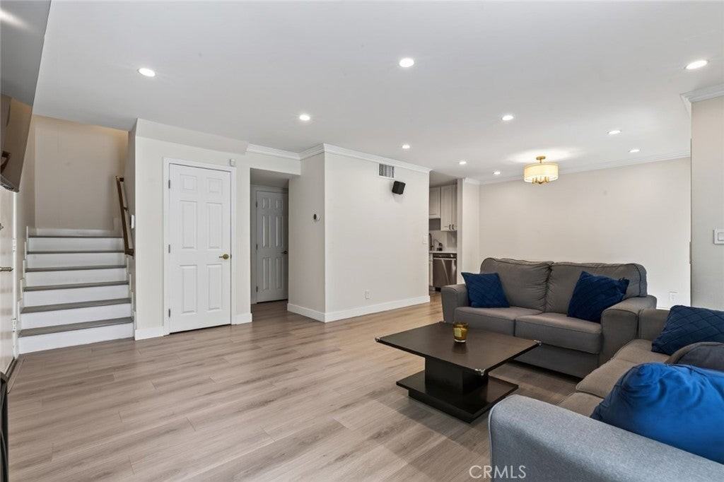 10475 Newhome Ave - Photo 3 of 14