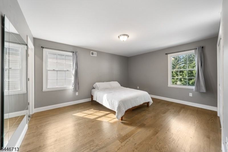 128 Baltimore Ave - Photo 2 of 15