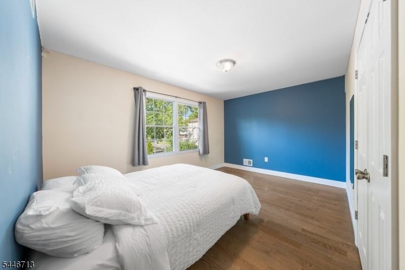 128 Baltimore Ave - Photo 3 of 15