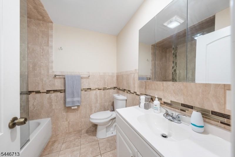 128 Baltimore Ave - Photo 5 of 15