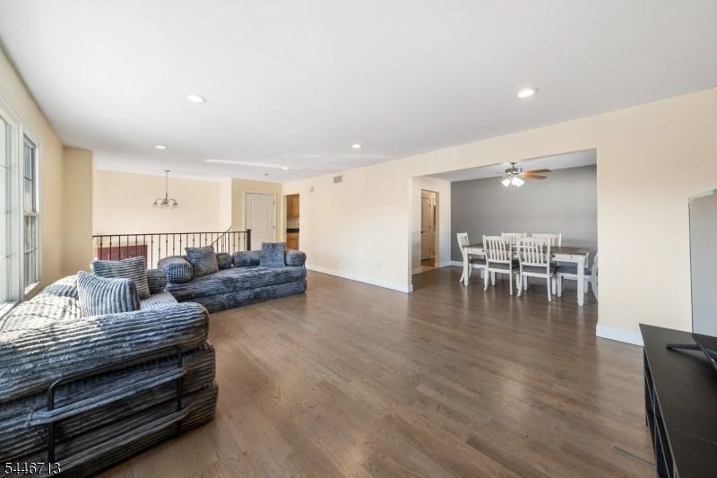 128 Baltimore Ave - Photo 7 of 15