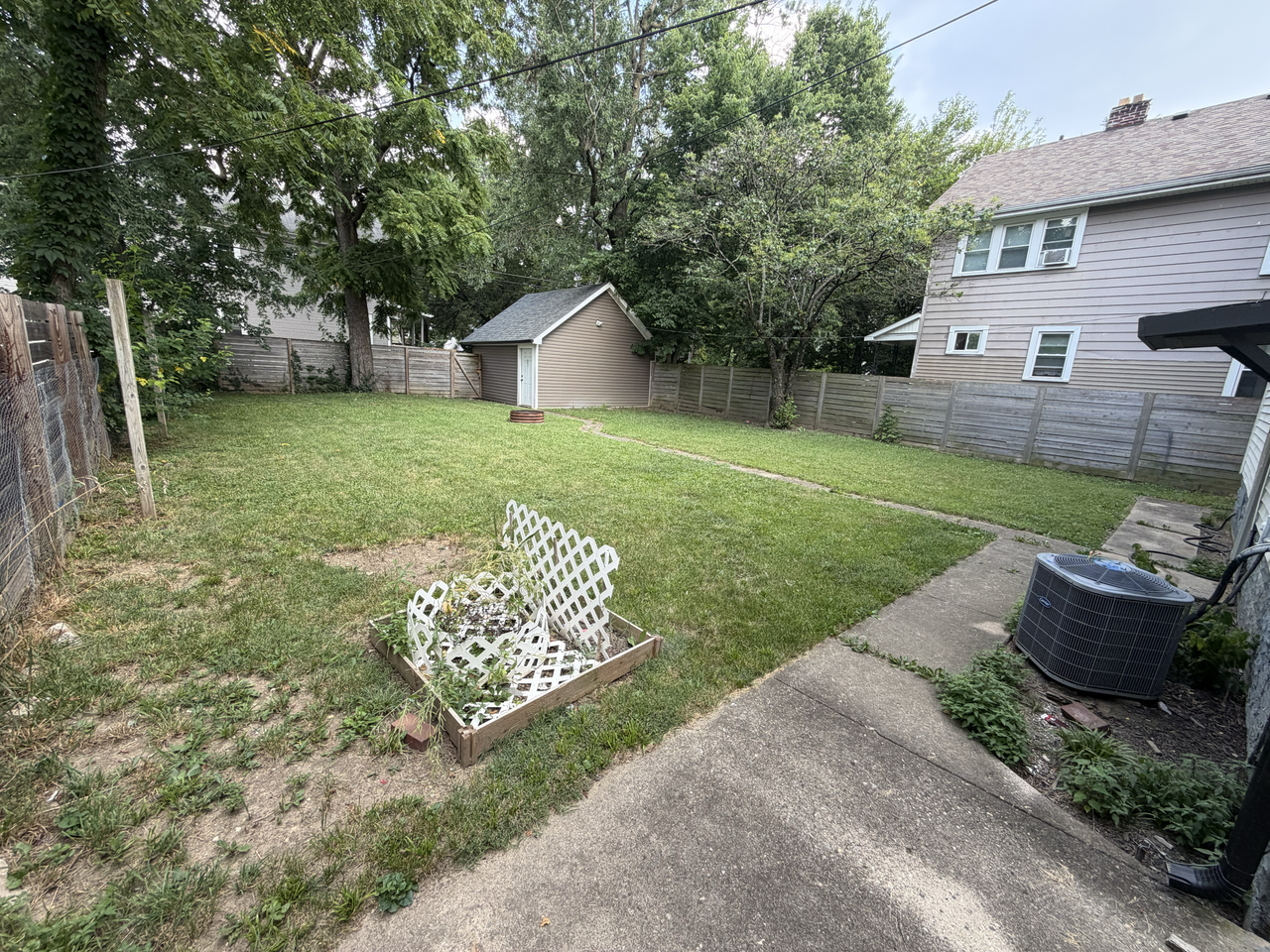 1130 Wilson Ave - Photo 5 of 24