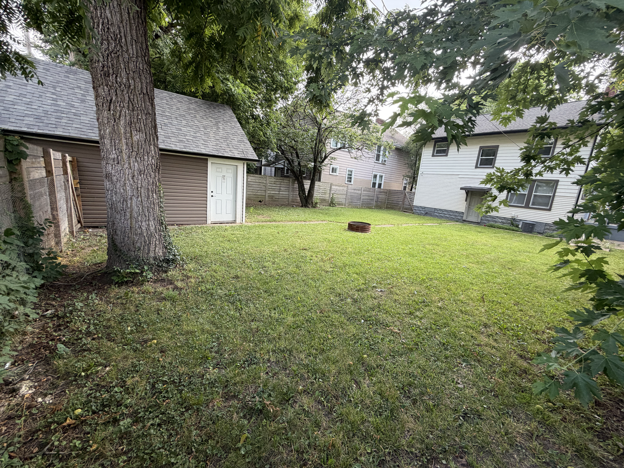 1130 Wilson Ave - Photo 6 of 24