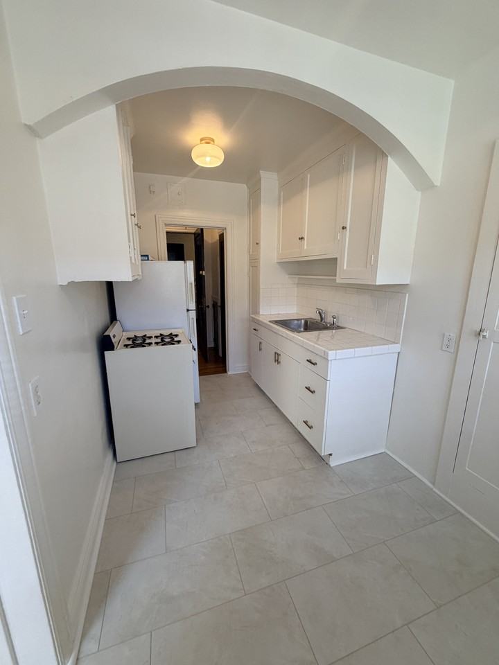 1275 N Washington St #3 - Photo 6 of 15