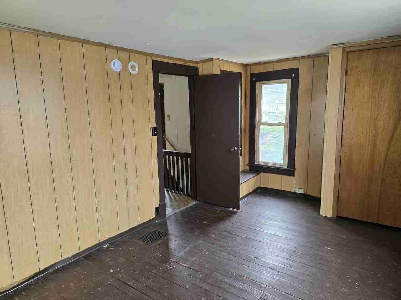 115 5th Ave - Photo 2 of 14