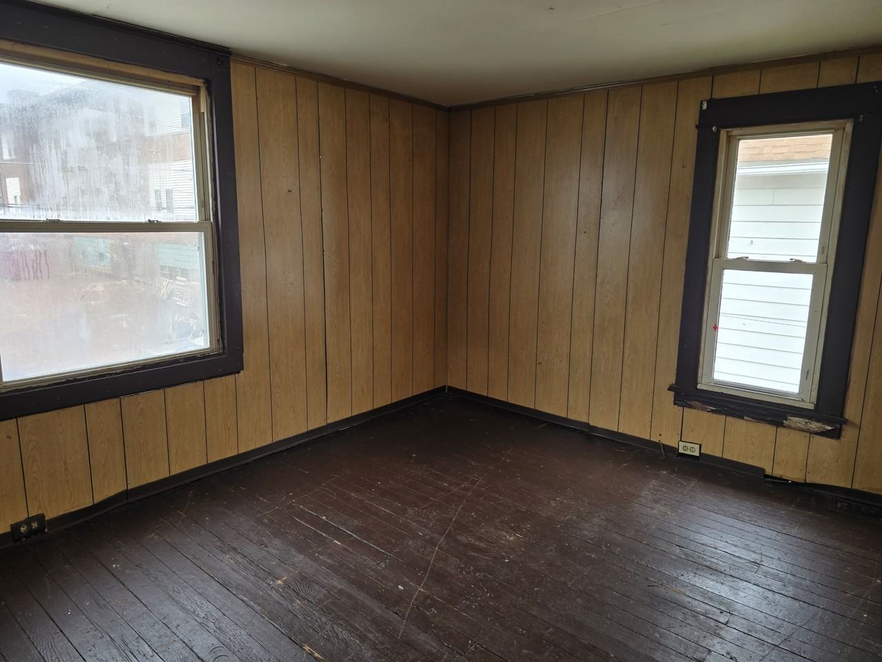 115 5th Ave - Photo 3 of 14