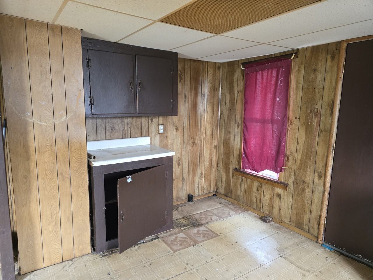 115 5th Ave - Photo 6 of 14