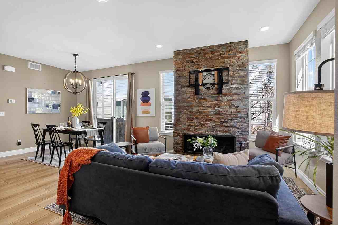 10310 Tall Oaks Cir - Photo 2 of 27