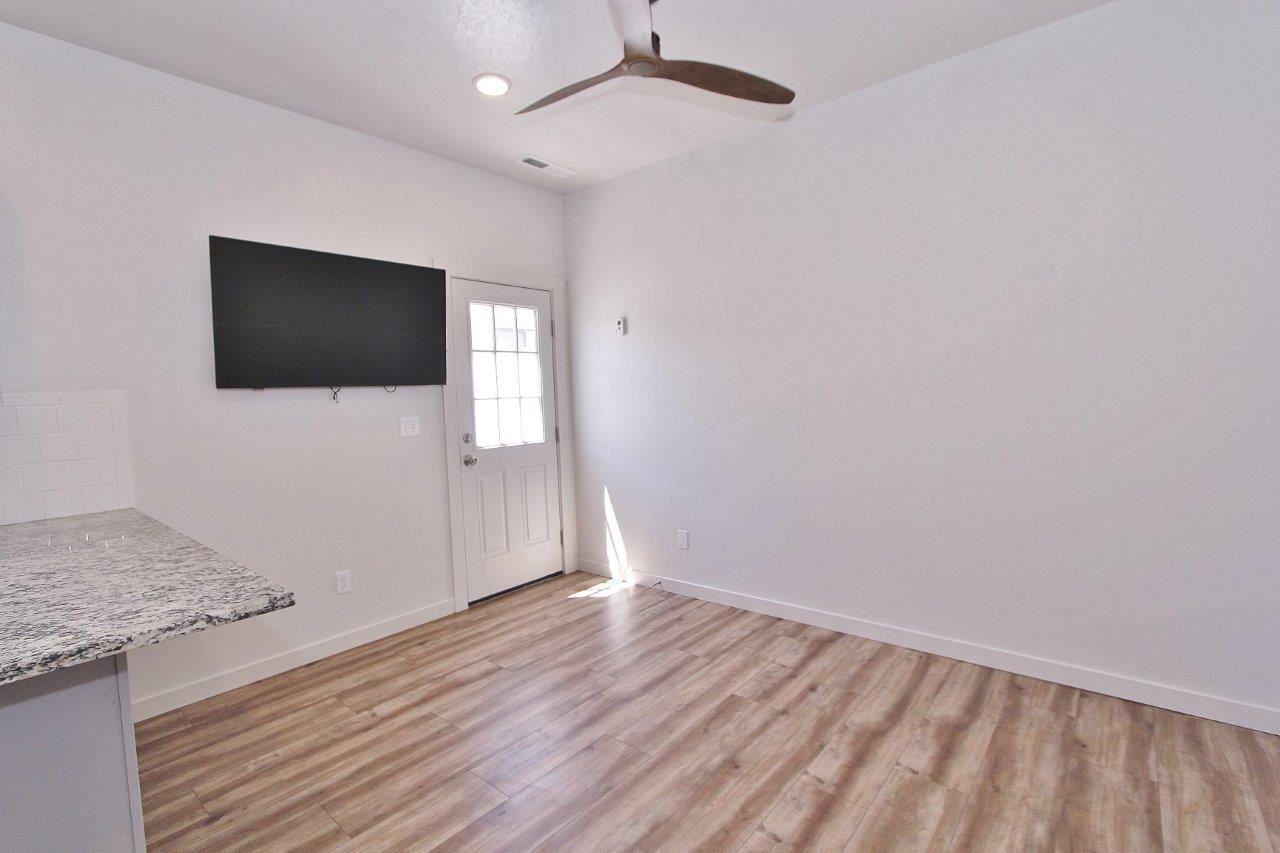 504 S Utah Ave #H - Photo 3 of 29
