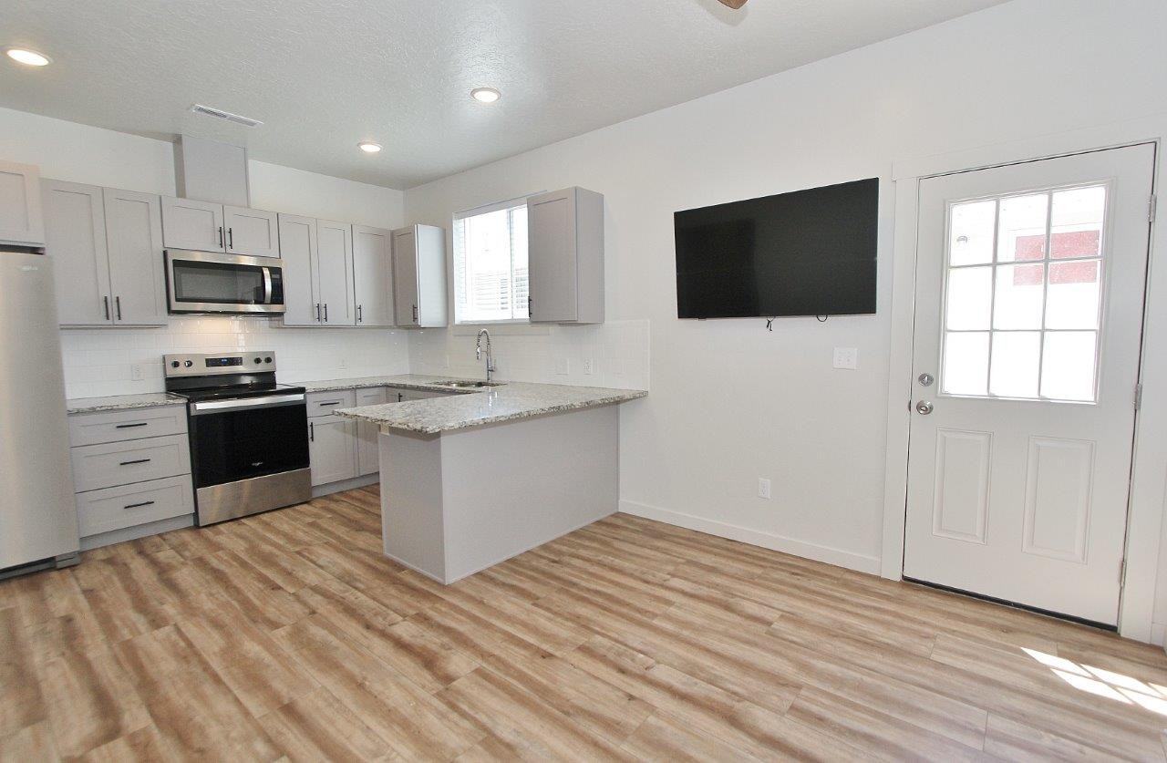 504 S Utah Ave #H - Photo 4 of 29