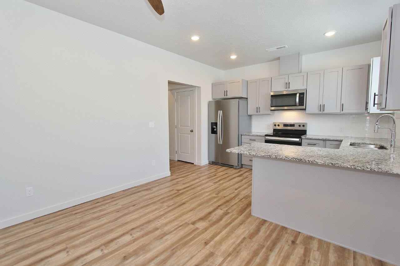 504 S Utah Ave #H - Photo 5 of 29