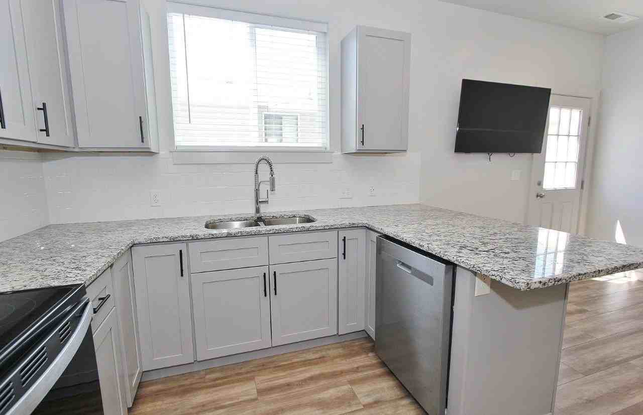 504 S Utah Ave #H - Photo 7 of 29