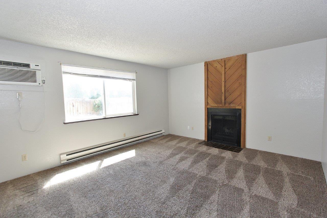 4833 W Targee St - Photo 3 of 27