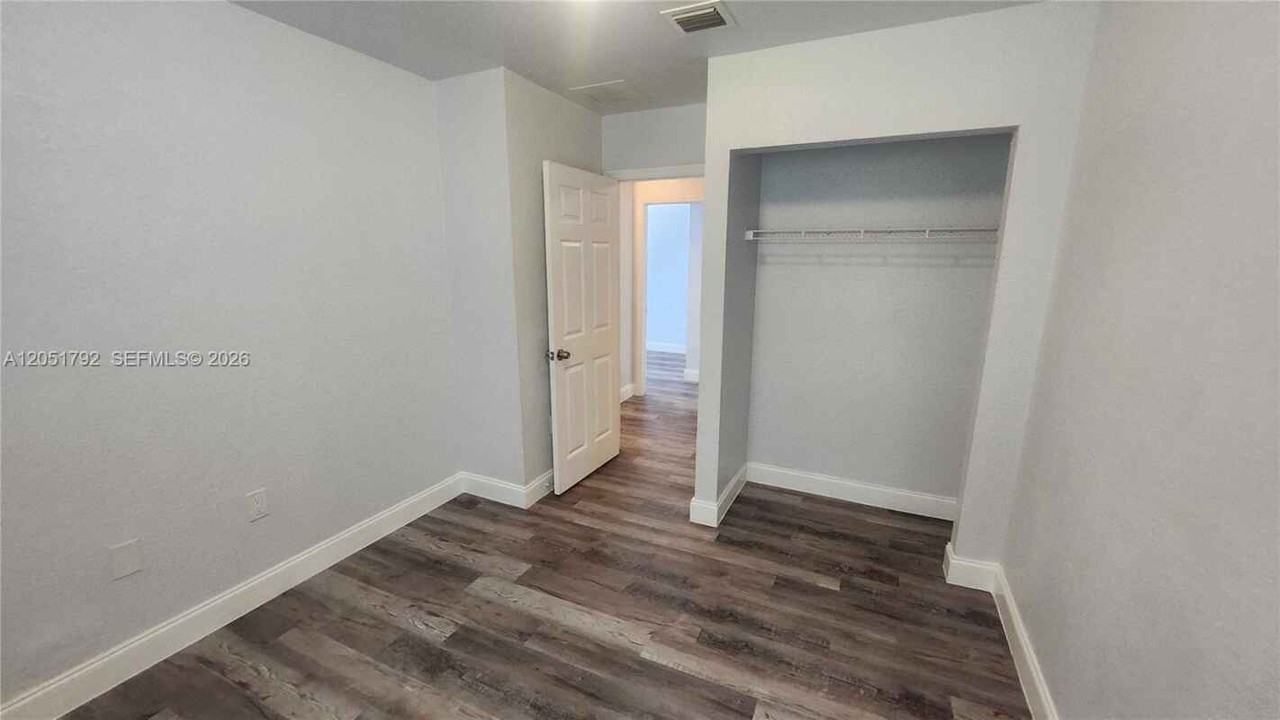 14004 Ne 2nd Ct - Photo 5 of 15