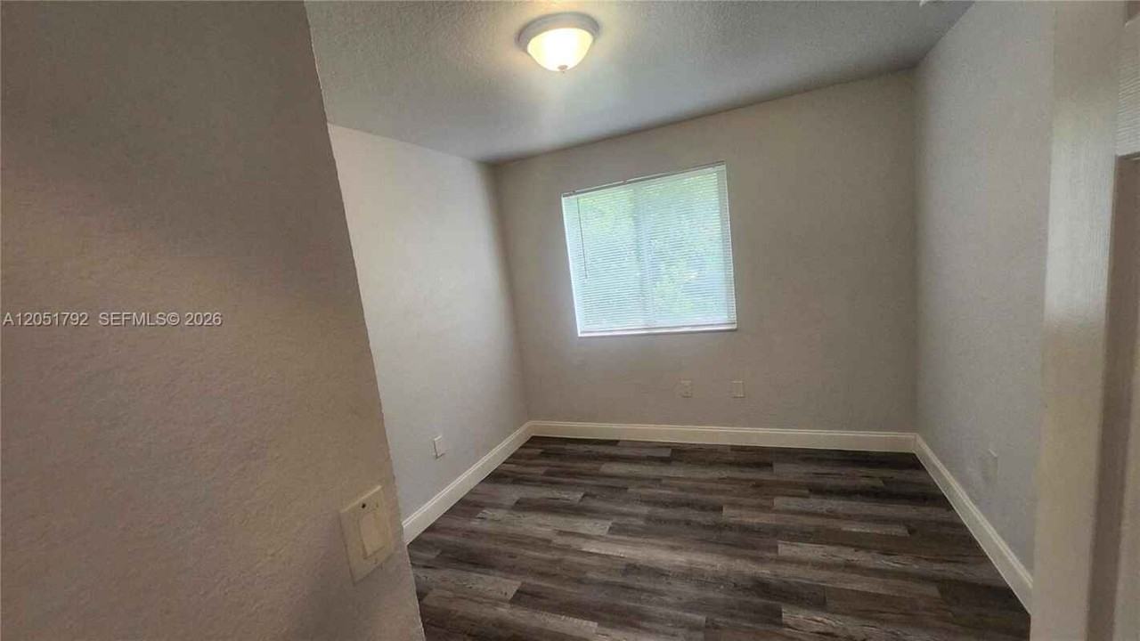 14004 Ne 2nd Ct - Photo 7 of 15
