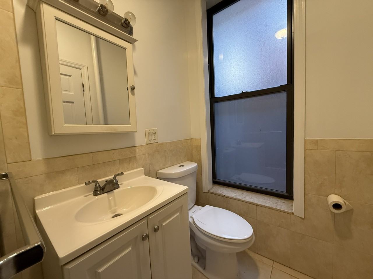2532 Broadway #21 - Photo 7 of 9