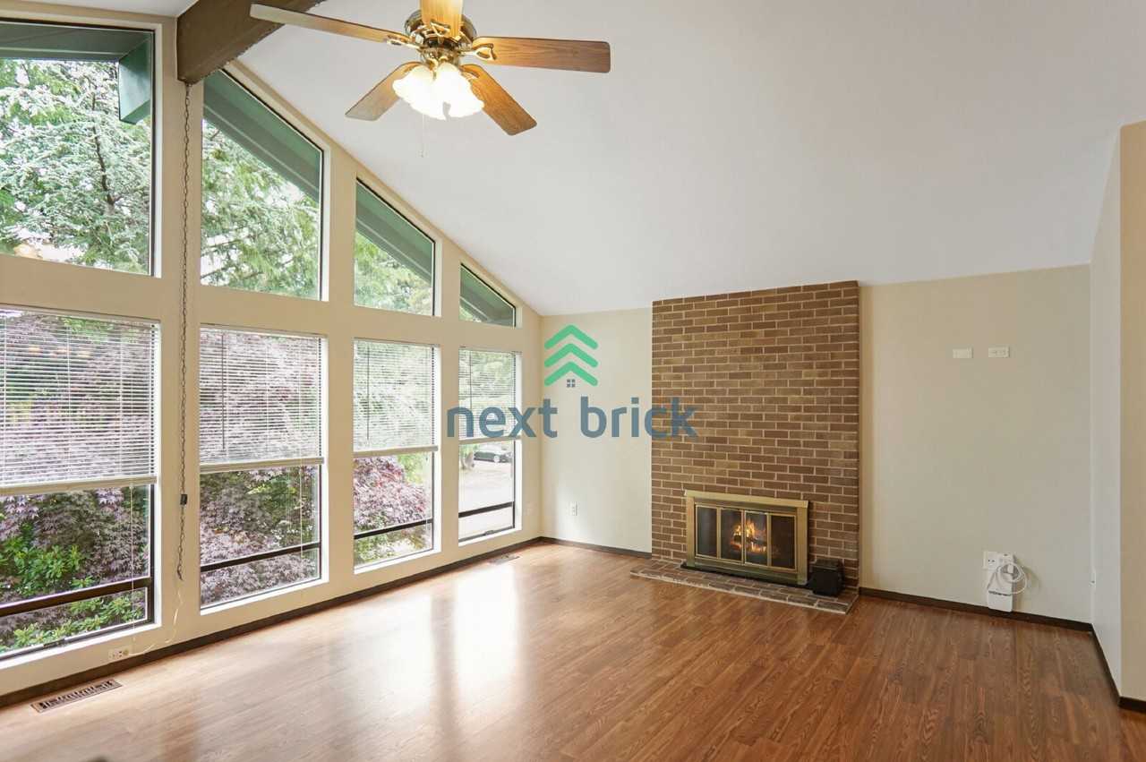 19318 89th Ave Ne - Photo 2 of 20