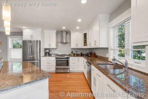 featured image of 28 Park Ave