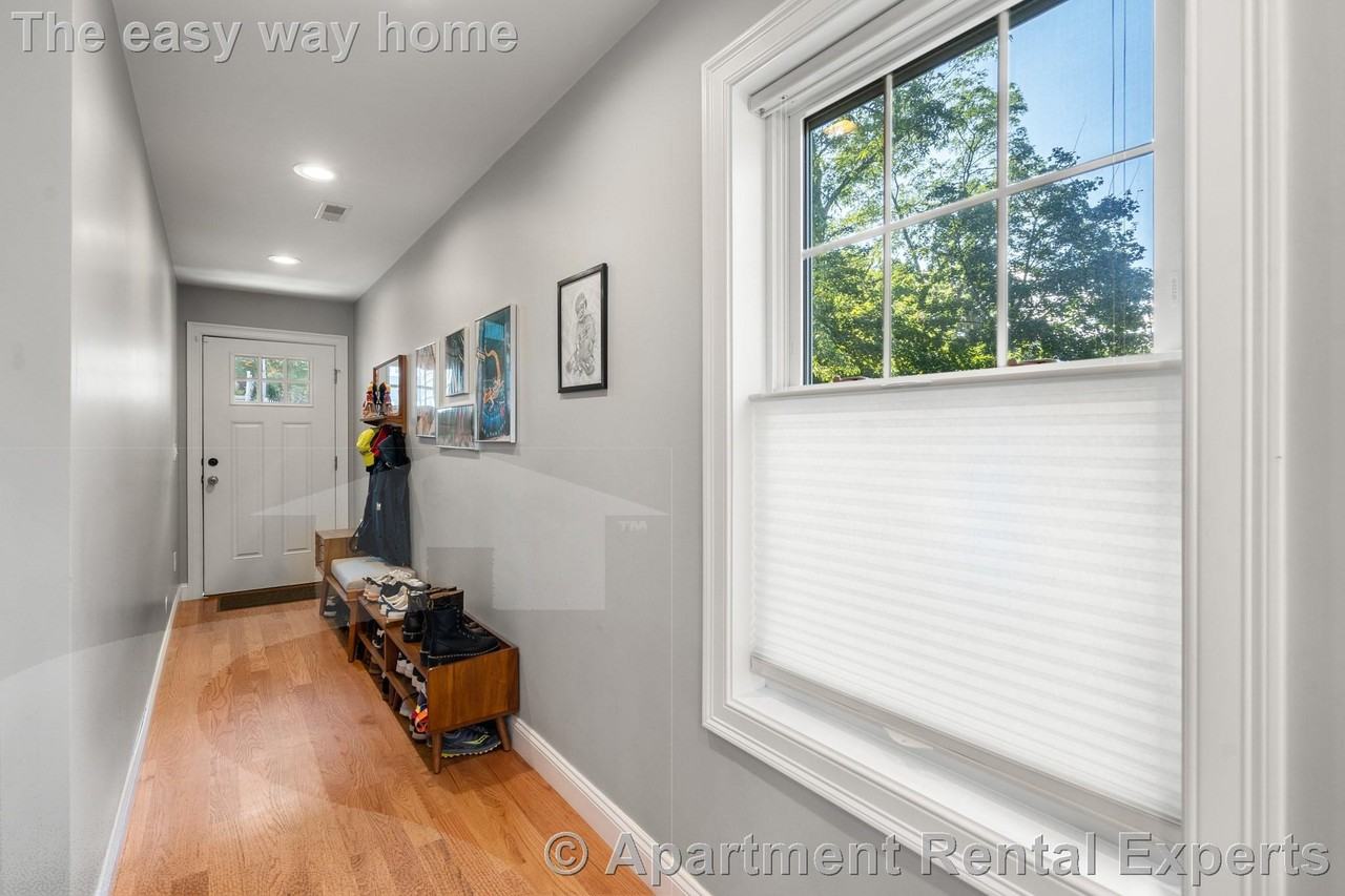 28 Park Ave - Photo 2 of 34