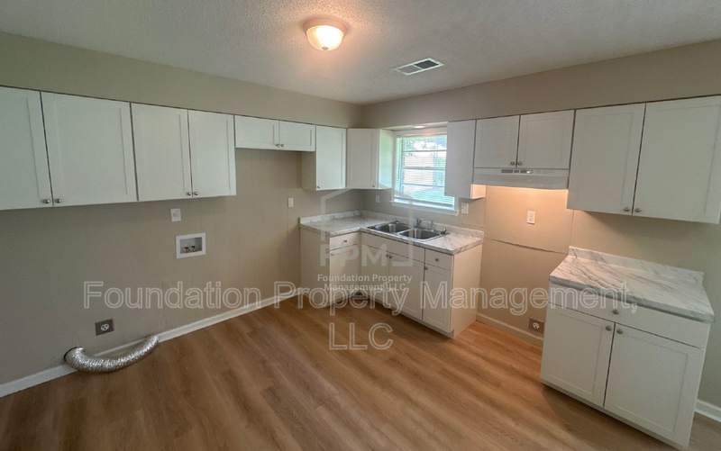 2224 Willow Wood Ave - Photo 3 of 22