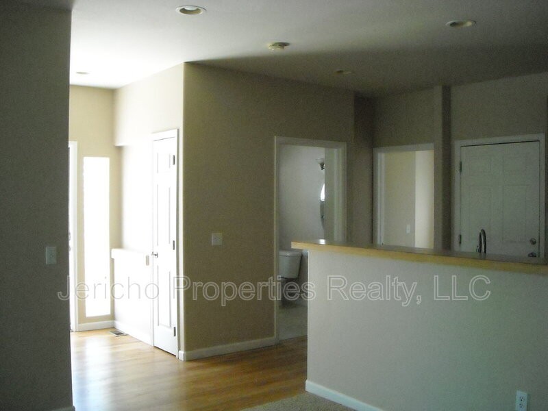 5357 Balsam St #102 - Photo 5 of 7