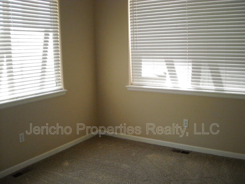 5357 Balsam St #102 - Photo 6 of 7