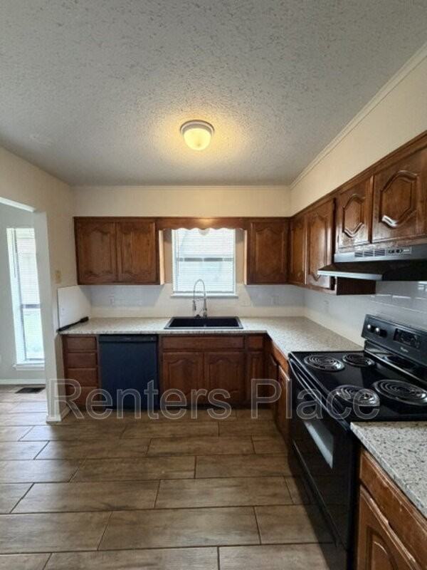 1548 E 74th St - Photo 3 of 19