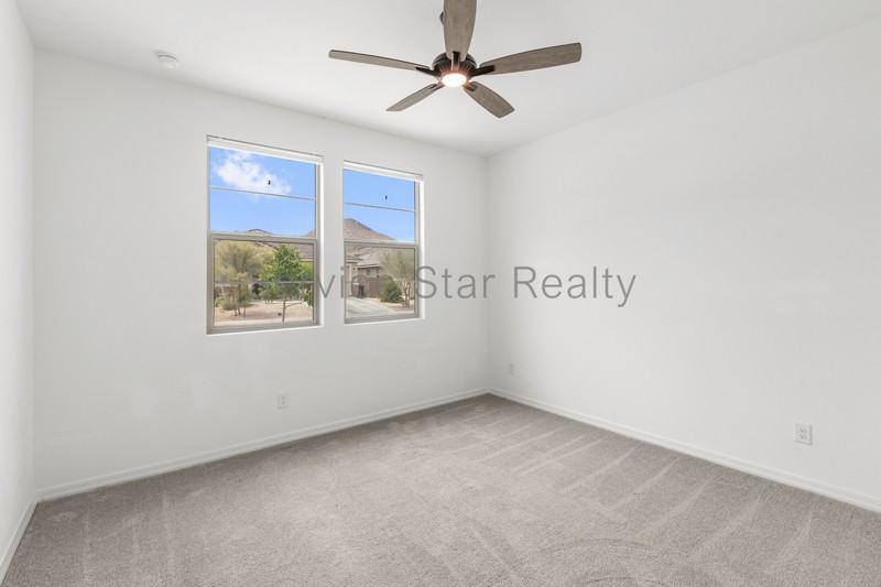 4238 W Nora Dr - Photo 5 of 25