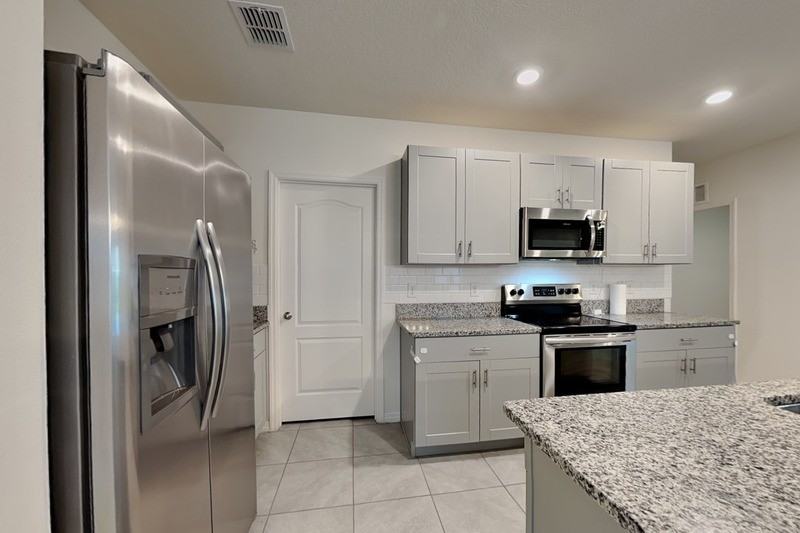 230 Meghan Cir - Photo 5 of 27