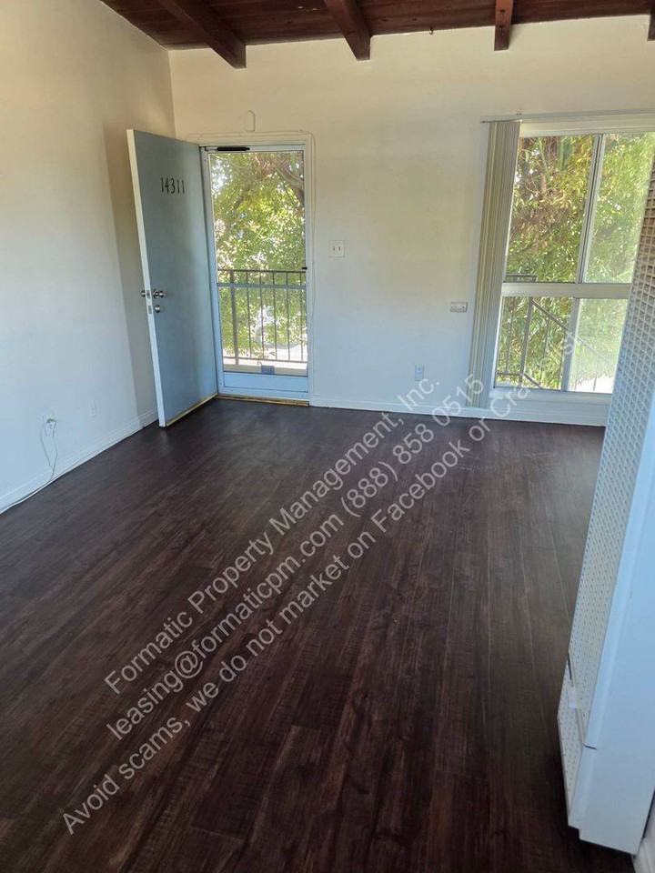14311 Norwalk Blvd - Photo 4 of 10