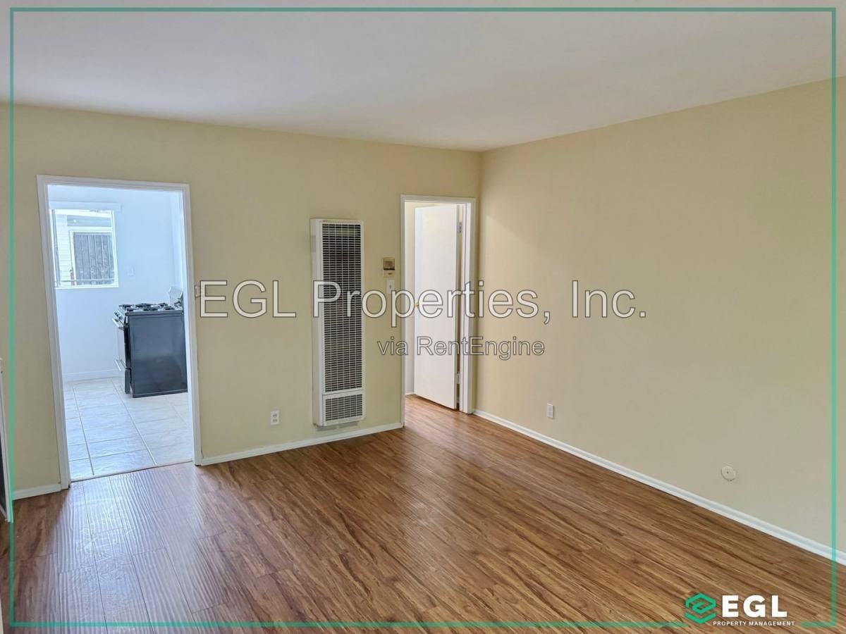 1211 N New Hampshire Ave #3 - Photo 3 of 9