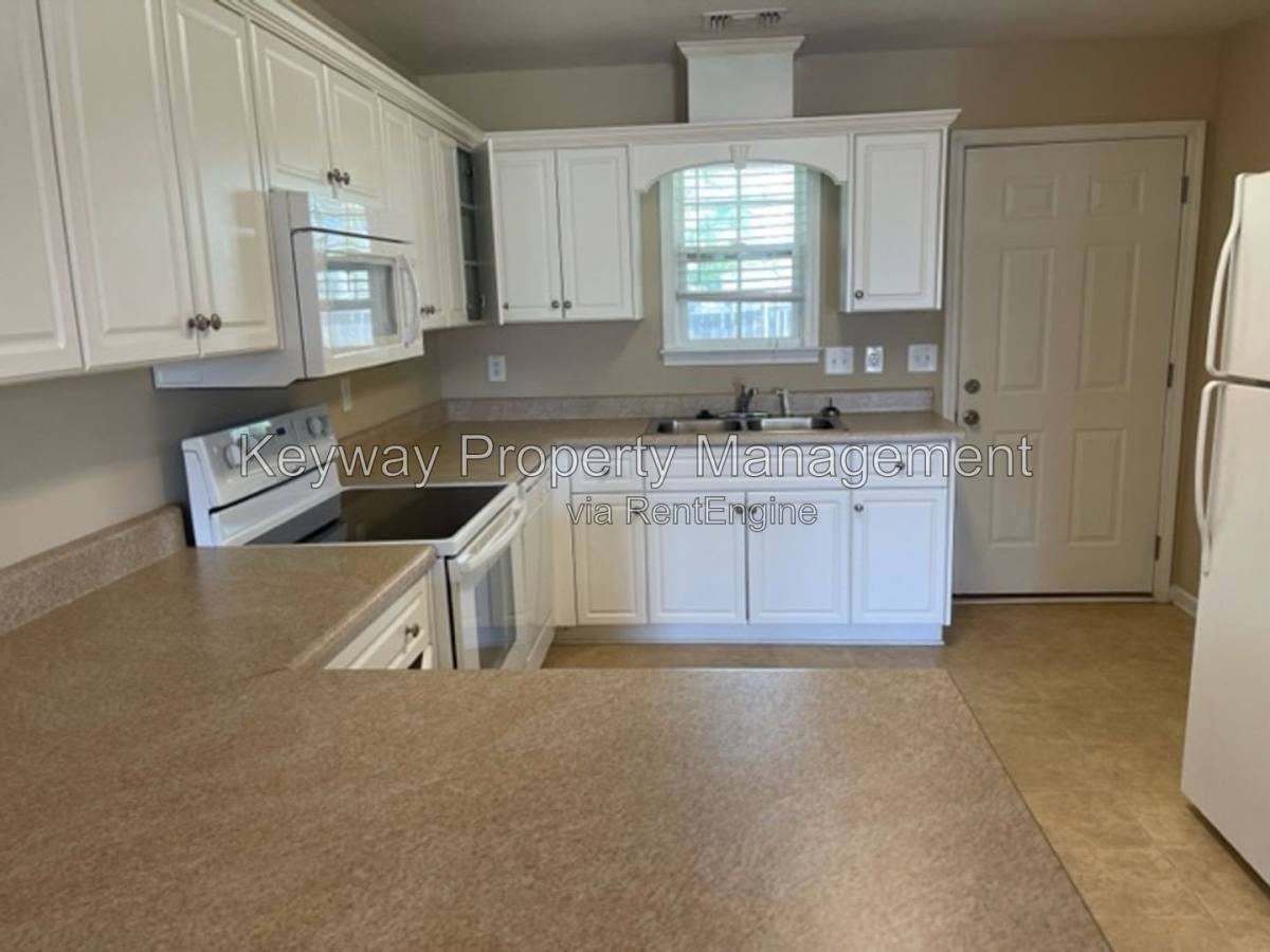 6107 Village W Lane - Photo 5 of 10