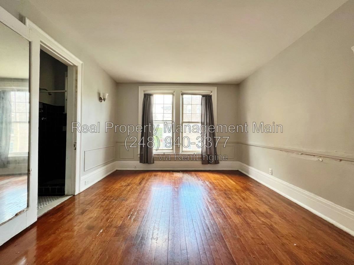 715 Parker St #8 - Photo 2 of 9