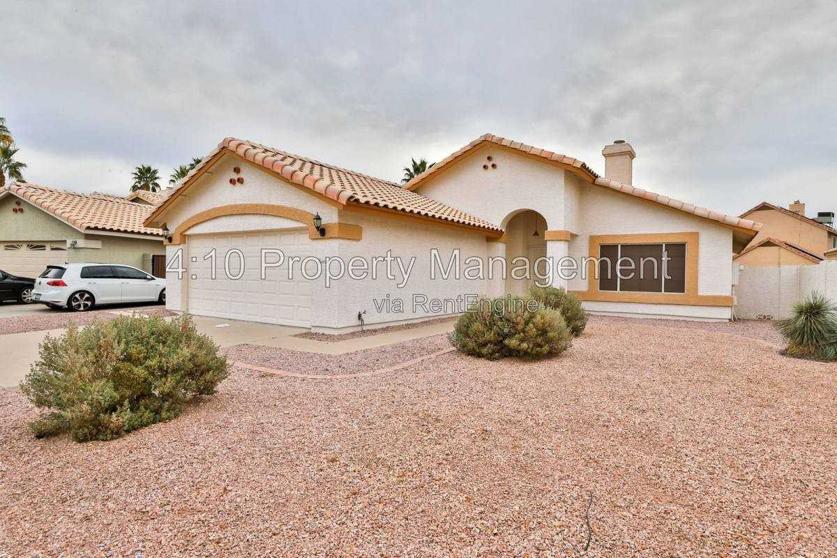 4230 E Woodland Dr - Photo 3 of 10