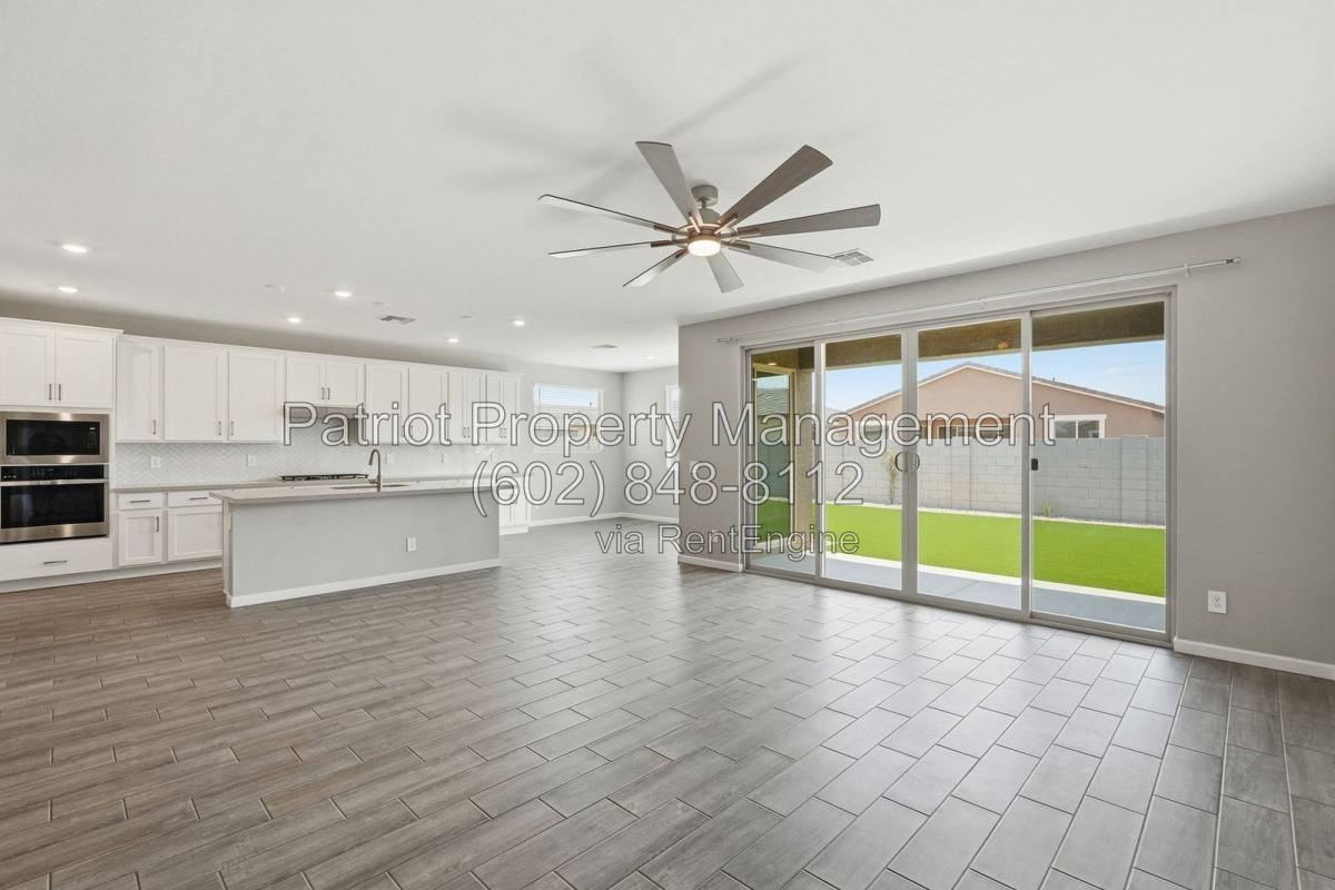 5635 W Hayduk Rd - Photo 3 of 10