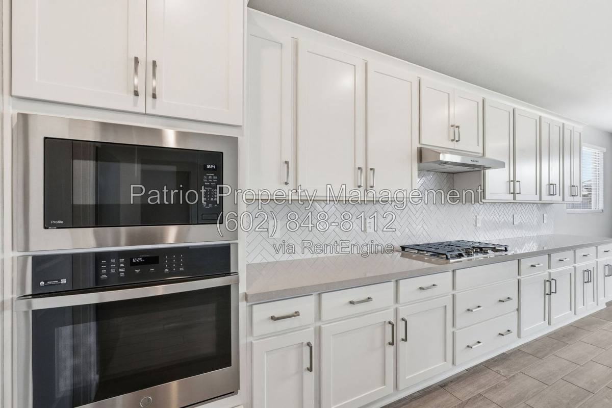 5635 W Hayduk Rd - Photo 5 of 10