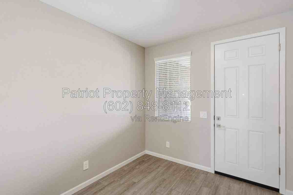 5635 W Hayduk Rd - Photo 6 of 10